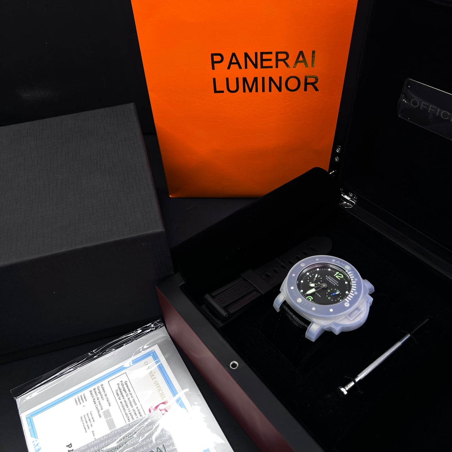 PANERAI LUMINOR SUBMERSIBLE 1.1 PARA HOMBRE REF N2