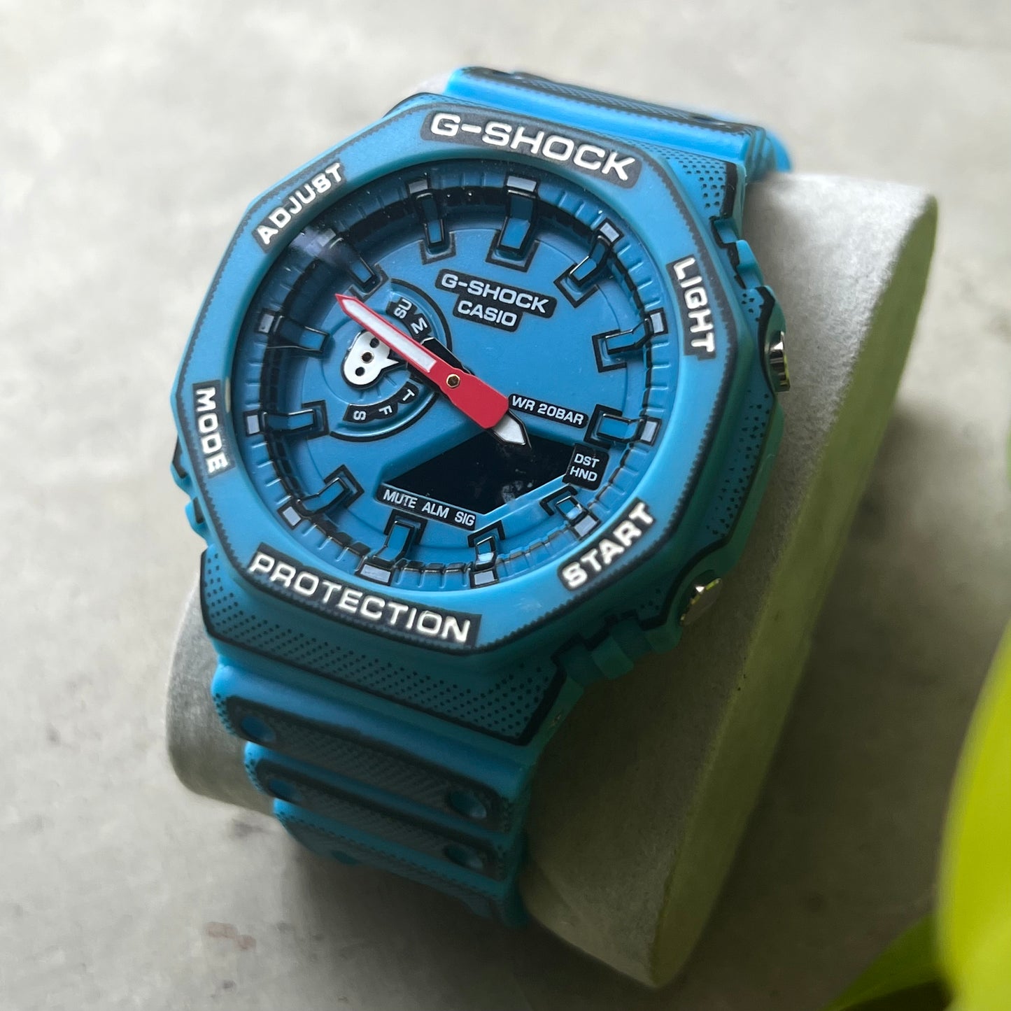 CASIO G-SHOCK COMIC’S PARA HOMBRE REF-2100A