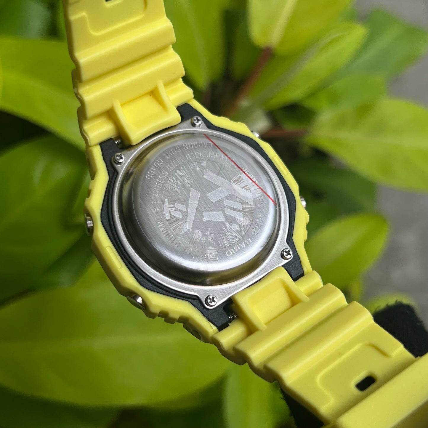 CASIO G-SHOCK COMIC’S PARA HOMBRE REF-2100Y