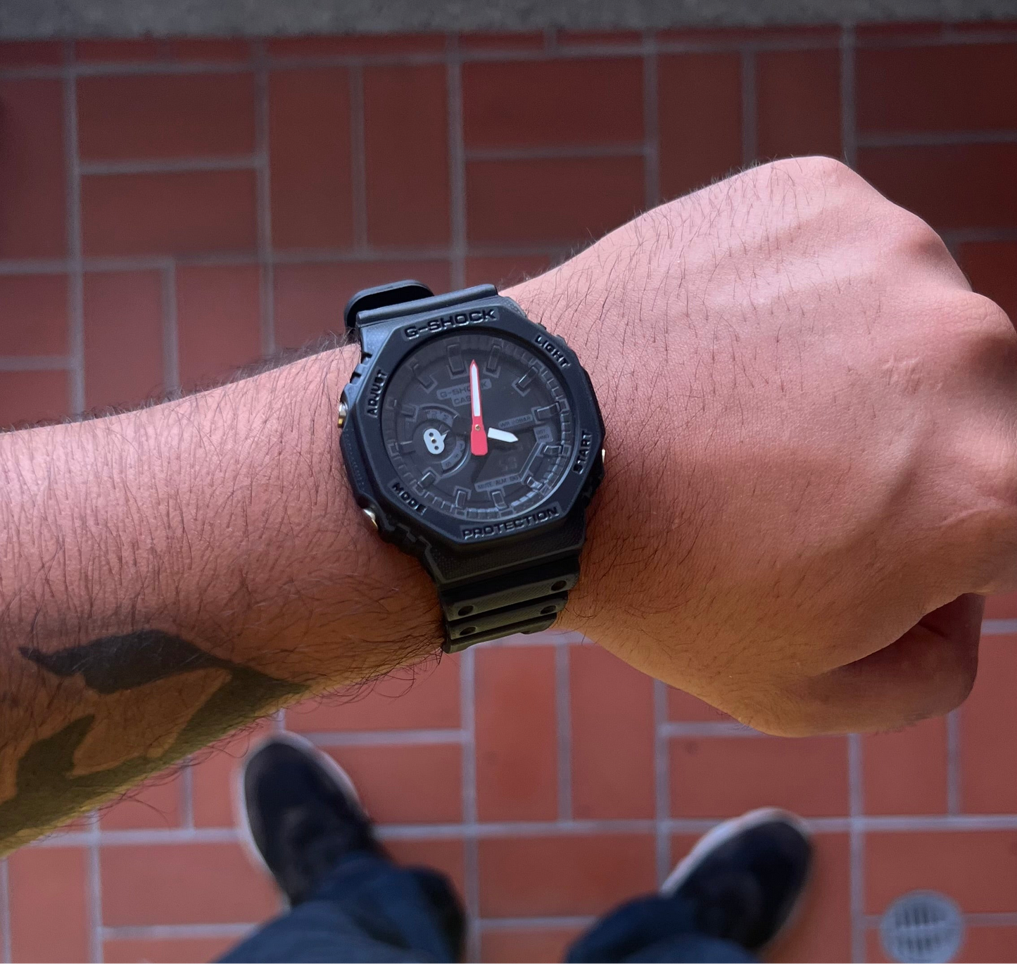 CASIO G-SHOCK COMIC’S PARA HOMBRE REF-2100N