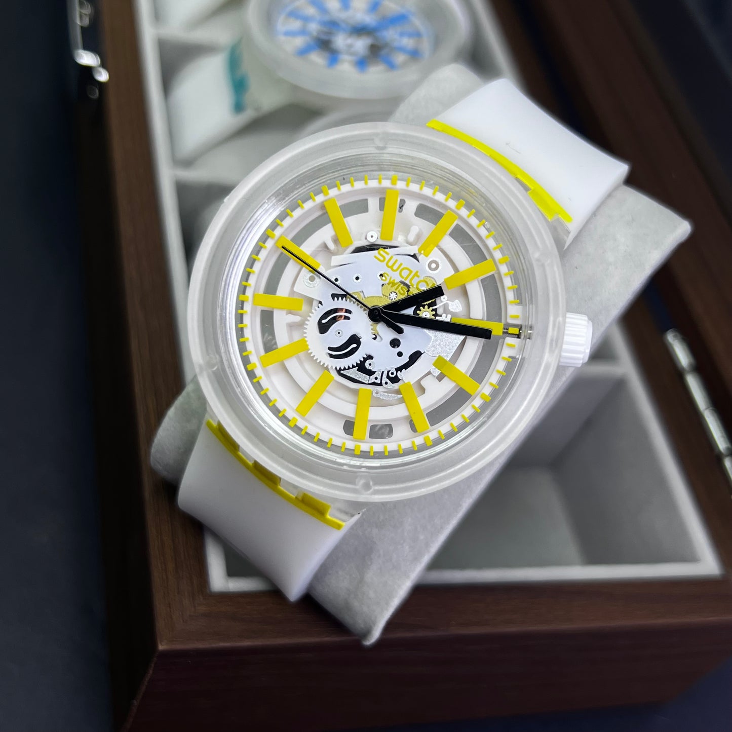 SWATCH JELLY COLOR’S TRANSPARENTE PARA HOMBRE REF BY
